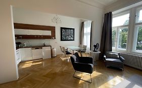 River View Apartment Manes